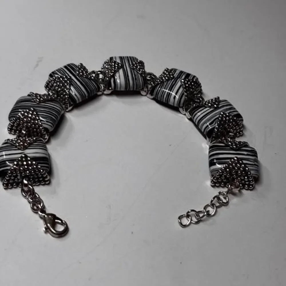 🎁🎁 Free shipping!! Zebra Stripe Cushion Link Bracelet Hard Metal 925 Clasp (No